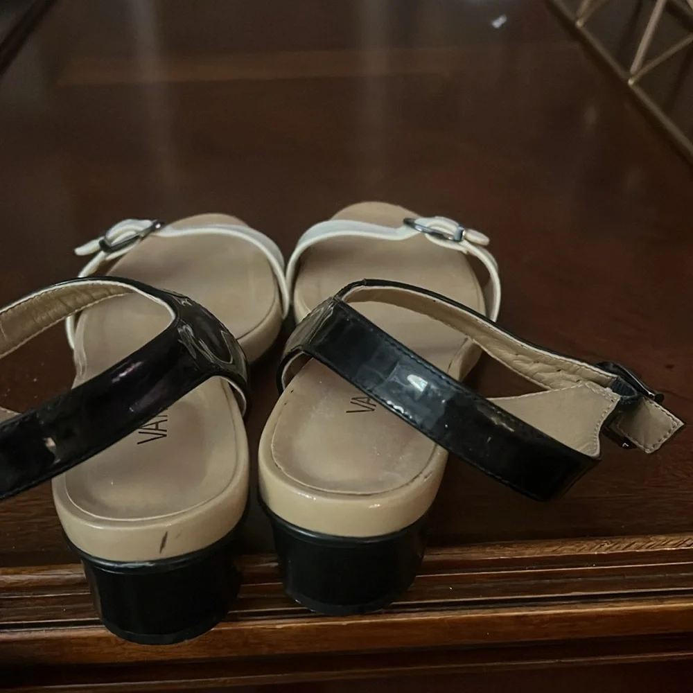 Vaneli sandals - Picture 2 of 5